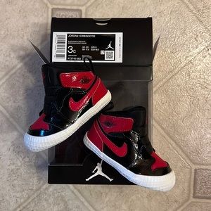 Jordan Infant Crib Booties